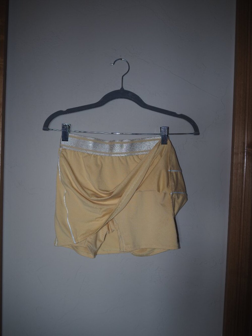 Nike Yellow Tennis Skort Metallic Silver Waistband Built In Shorts